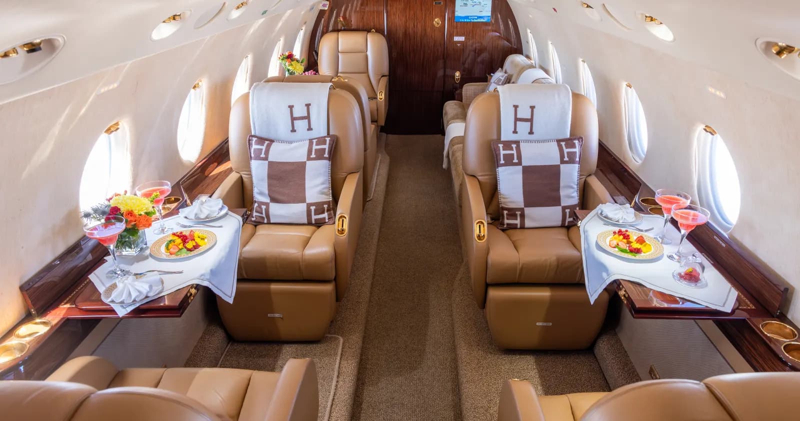 Gulfstream G200 — view 2 of 3