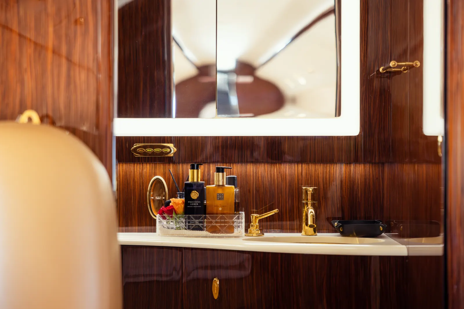 Gulfstream G200 — view 3 of 3