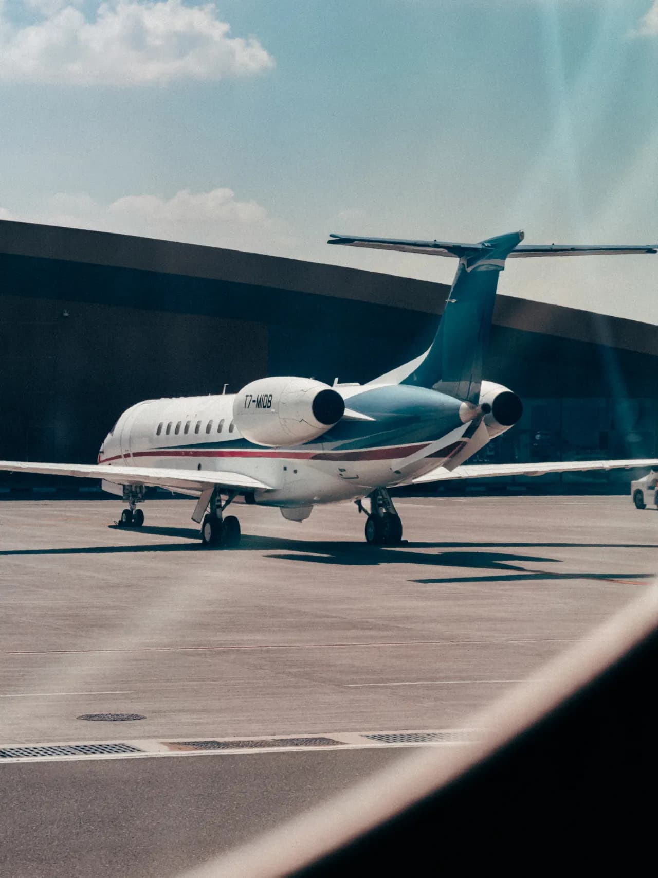 Embraer Legacy 650 — view 3 of 3
